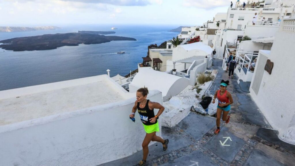 Santorini Experience this October expected to boost tourism with running and swimming events [Santorini *needs* to boost Tourism?!?😱] neoskosmos.com/en/2024/04/12/…