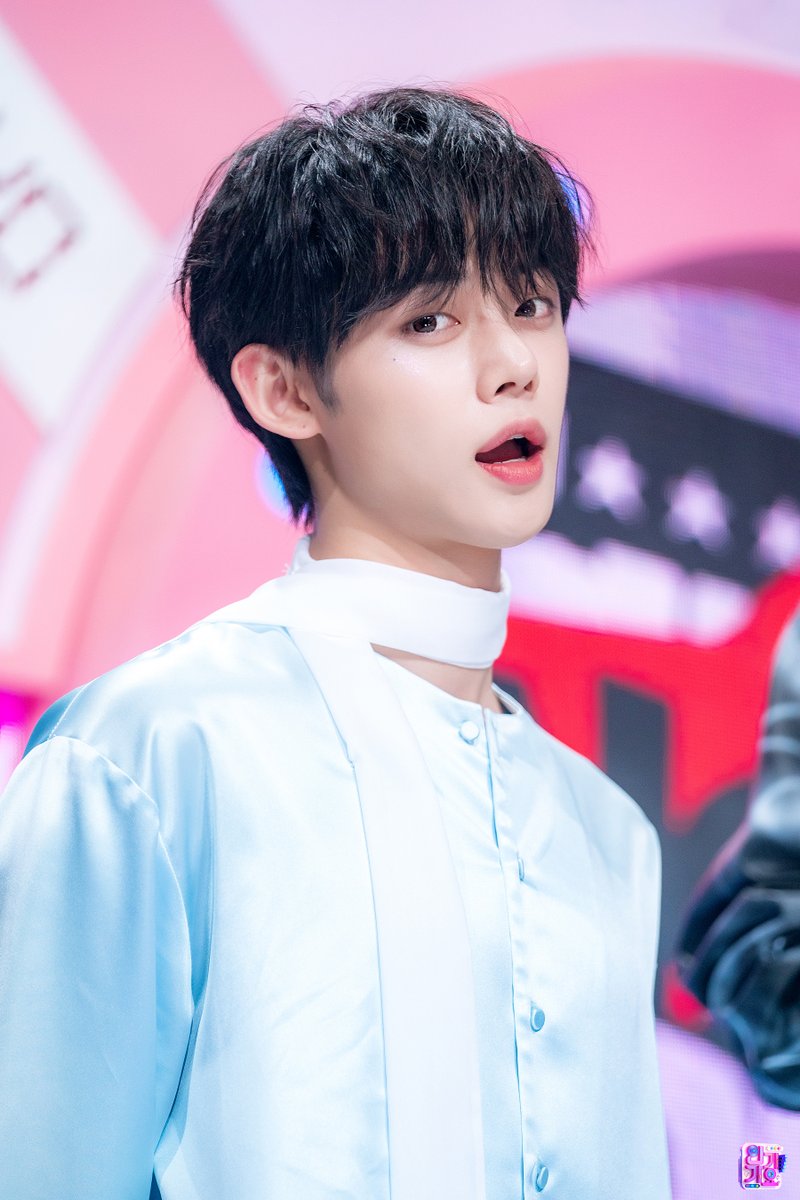 inga_sbs's tweet photo. 📸240407 인기가요 #현장포토

💫✨쭈니대장 컴백 기념✨💫
모아봉으로 변신한 🩵후니하기🩵
그리고 영원한 인가의 자랑♾
👑어린왕자 쭈니👑 현장포토 보러 오세요🫶

MORE🔗https://t.co/VXjLEvmI9s

#인기가요 #inkigayo #연준 #박지후 #운학 @TXT_bighit @BOYNEXTDOOR_KOZ https://t.co/BYK2sJCXsS