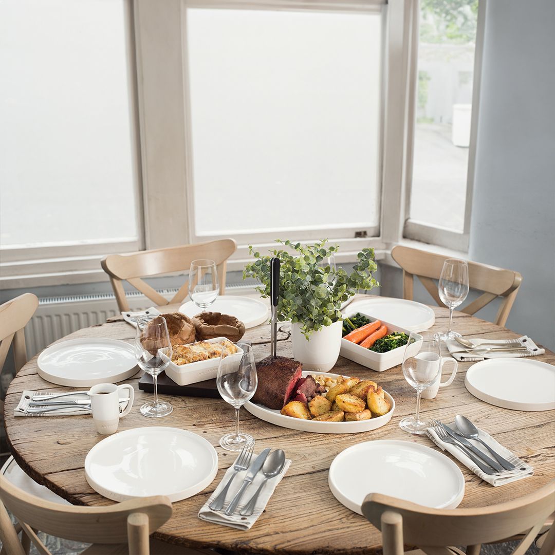 The Artisan Street White range adds a contemporary and modern look to your table setting.

Its straight edge style is sleek and elegant, enhancing your dining experience.

Take a look; buff.ly/3TNGZBG 

#artisanstreet #tableware #dining #hartsofstur #sturminsternewton