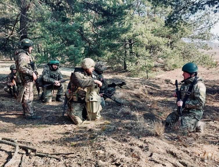 صور الجيش الاوكراني في الحرب الروسية-الاوكرانية.........متجدد GK80YVOWQAE3Ca1?format=jpg&name=900x900