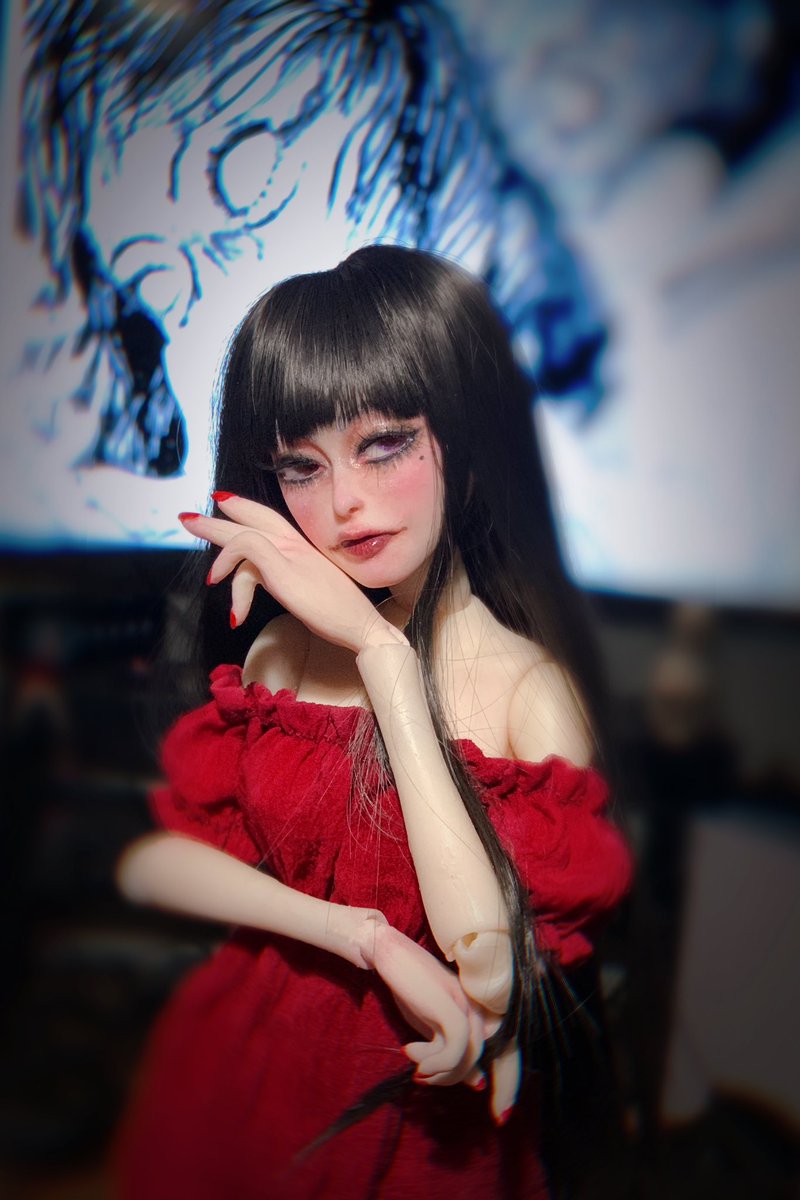 Tomie faceup on one of my handsculpted 1/4 scale balljoint dolls! Doll design, sculpt, cast and paint by me Have a few more dolls to finish putting together and giving faceups but I can’t wait to have my dolls on display at @MONSTERPALOOZA1 this year