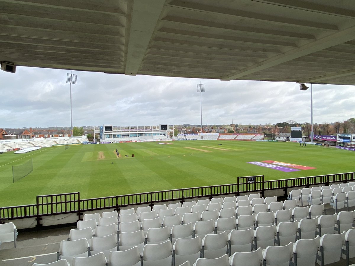 Don’t expect this level of photographic excellence every day. Back in harness at Wantage Road for ⁦@NorthantsCCC⁩ versus ⁦@Middlesex_CCC⁩ - every day of every match live on ⁦@BBCSport⁩ with myself and ⁦@KevinHandSport⁩ on comms today #bbccricket