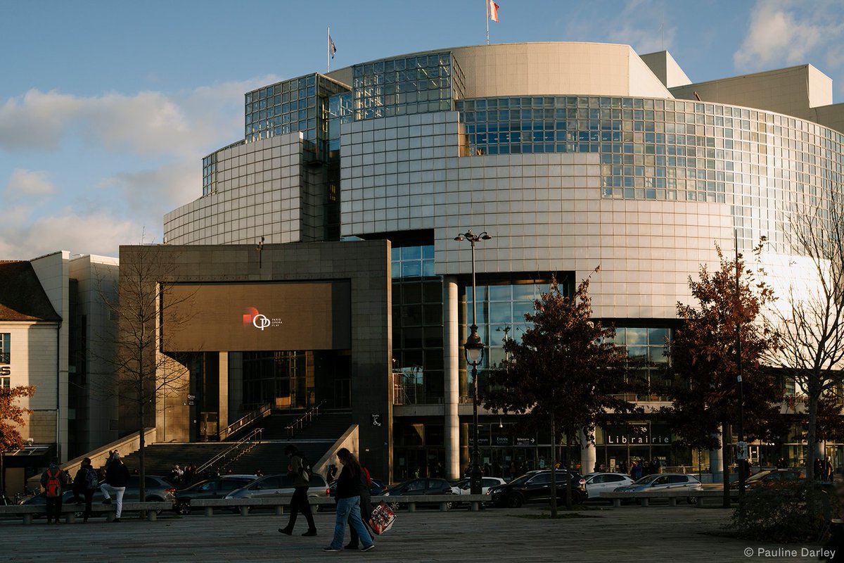 #OpéraBastille Découvrez les coulisses de ce grand théâtre moderne, à l'occasion de visites animées par un conférencier. Réservez dès maintenant : bit.ly/3Mh79Yo