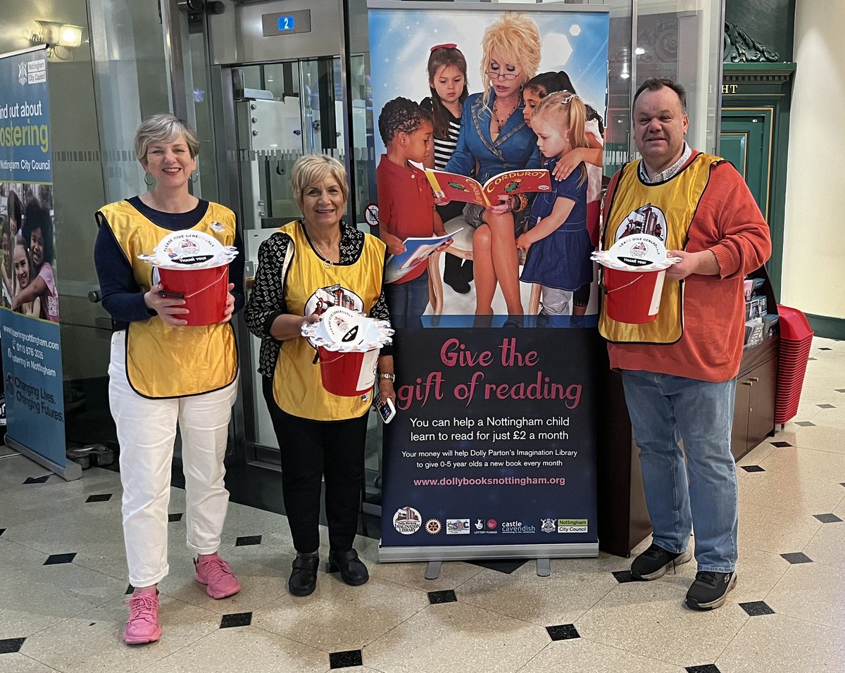 Final stop yesterday was @RoyalNottingham where I joined @CllrDavidMellen and @CllrBarnard collecting for @dollyslibrary (providing free books to kids in our city) after ‘The Wizard of Oz’ (apparently it’s a brilliant show - stars @THEVIVIENNEUK as the Wicked Witch of the West)