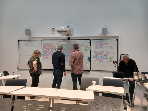 📅 Hier, le comité de programme du #MootFR24 a dû choisir parmi 125 contributions, pas facile ! 🤓 Programme aux petits oignons préparé, avec des surprises aussi délicieuses qu'une bouillabaisse ! 🧅🌊 #Moodle #MoodleMoot2024 @Moodle <a href="/MootFR24/">MoodleMoot Francophone 2024</a>🎓