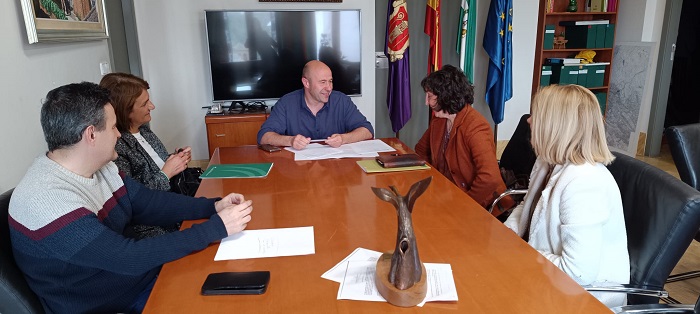 Aumenta en un 14% la creación de #empresas en #Cazorla
acortar.link/zNi7Gz <a href="/AytodeCazorla/">Ayto. de Cazorla</a>