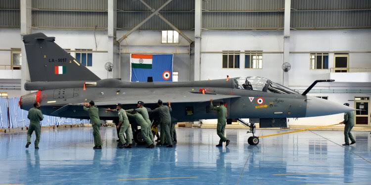 Tejas Production Rate ‼️

As 1st Tejas MK1A conducted its First Flight of 83 on Order & today 97 more MK1A Tender issued by IAF. This is how Production of Tejas to look like 👇

FY 2024-25 = 3 MK1A+Rest MK1
FY 2025-26 = 16-24 Jet annum
FY 2026-27 = 24+8 from Nashik Plant if by…