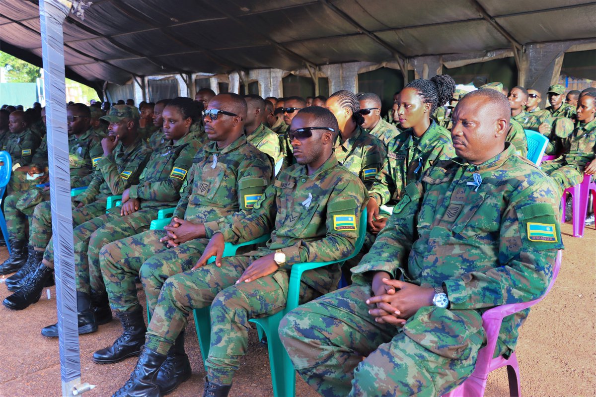 Yesterday, the head of the Diplomatic Mission in the Central African Republic Mr. Olivier KAYUMBA, joined the RWANDAN BILATERAL FORCE to mark the 30th Commemoration of THE 1994 GENOCIDE AGAINST THE TUTSI. #Kwibuka30 bit.ly/3UcIBGO