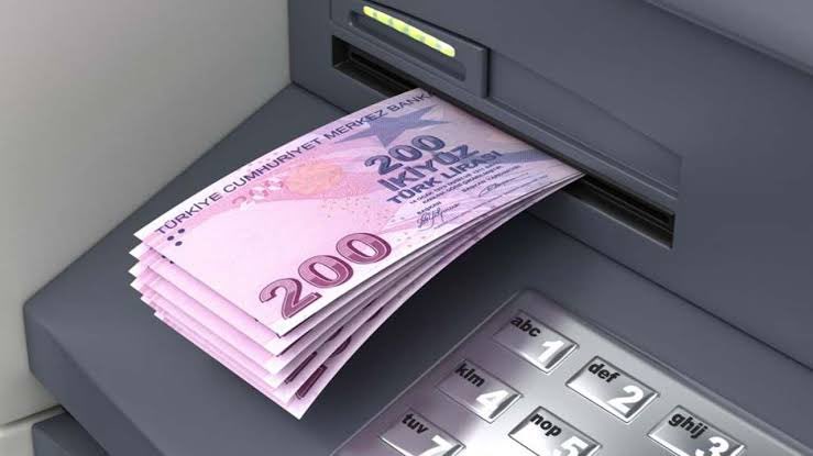 Ziraat Bankası Genel Müdür Yardımcısı Şenol Babuşcu:

Bankalar ATM’lere artık 20, 10 ve 5 TL’lik banknot yerleştirmiyor.