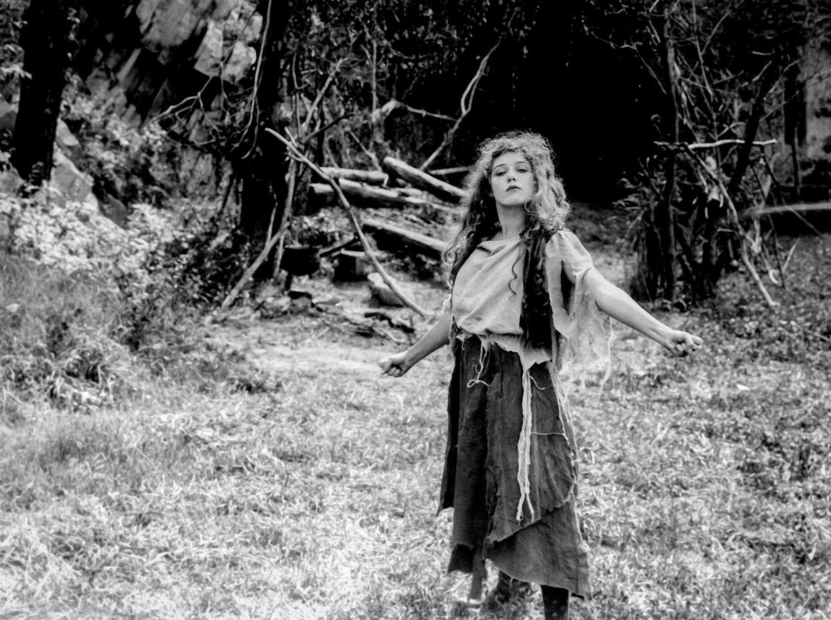 Mary Pickford in Fanchon the Cricket (1915). Mood.