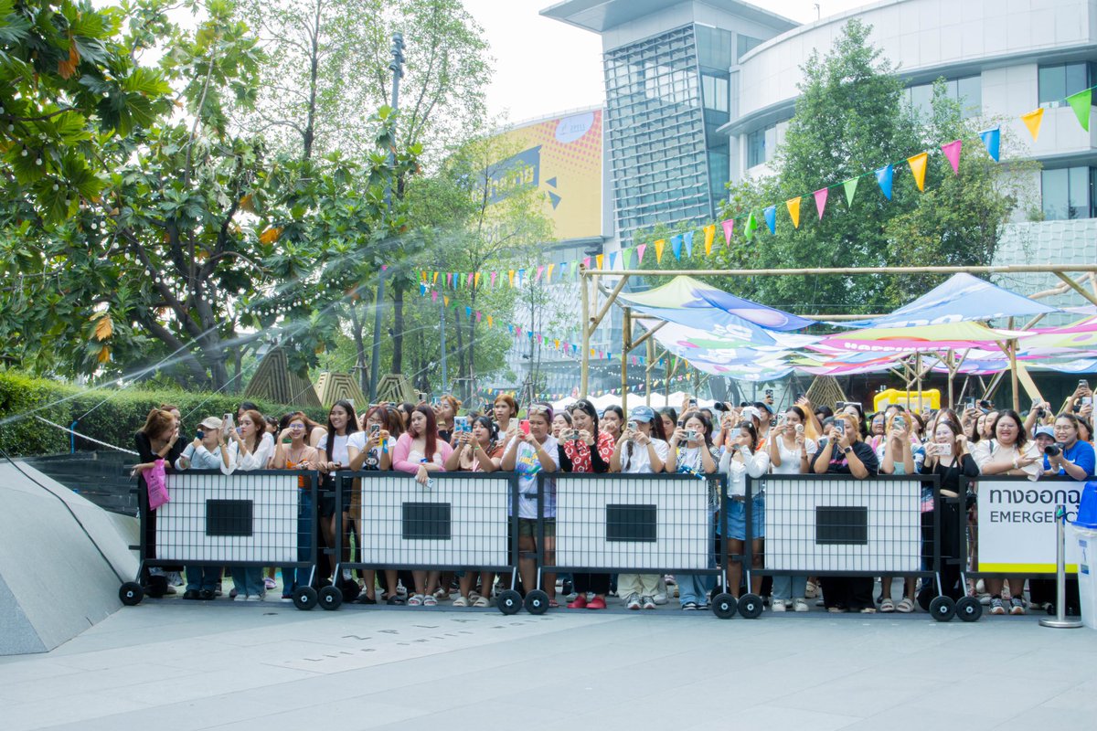 futurepark's tweet photo. พร้อมสาดความฉ่ำกันหรือยัง ☀️🔥
ขอเสียงชาว ALIS หน่อยค๊าาาา 🙌🏻
วันนี้เราใช้แท็ก #สาดสาดFestxATLAS น้าาา 

ประตูเปิดให้เข้า ตั้งแต่ 16.00 น. เป็นต้นไป https://t.co/WB8Qg7EIWw