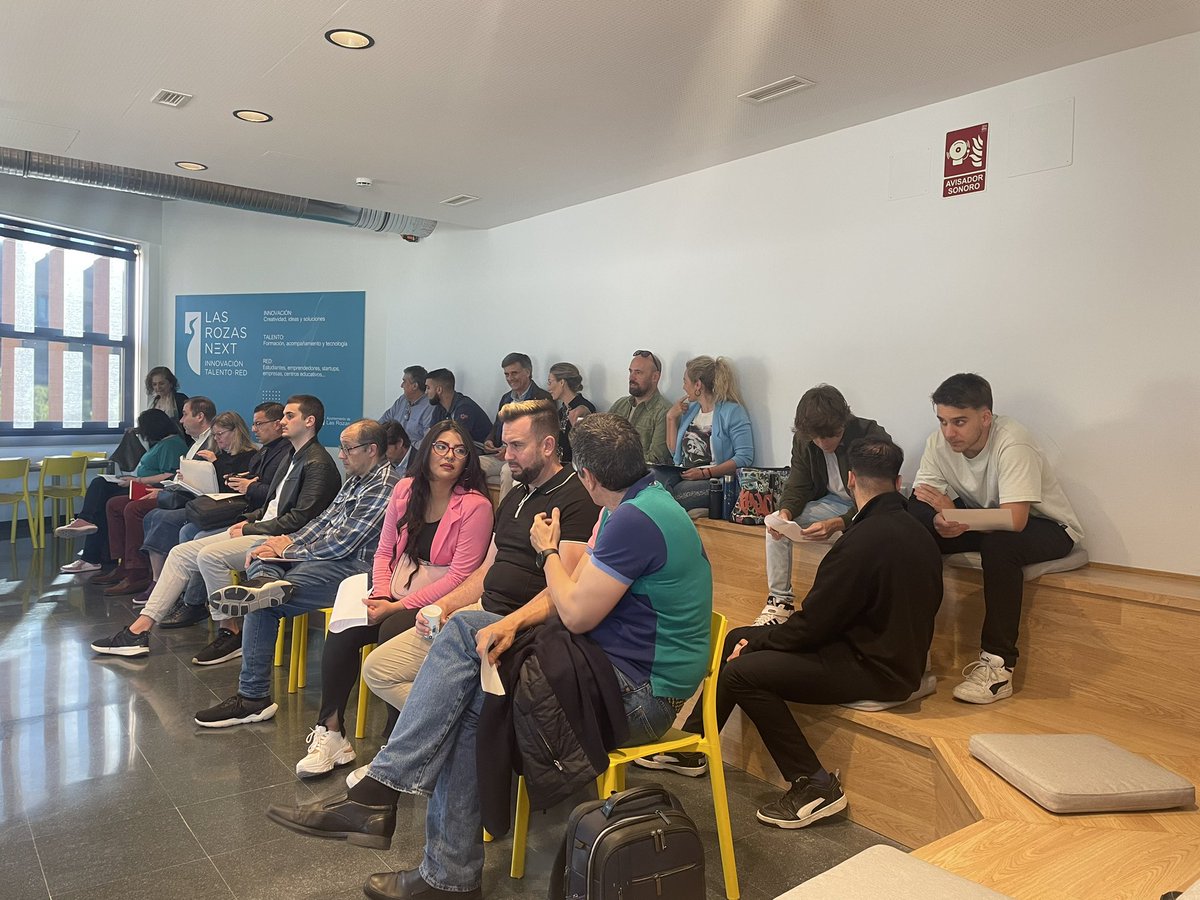 LasRozasNext's tweet photo. ✨ ¡Hoy es el día! 

Desde las 10:00h hasta las 14:00h, el #HUB232 Las Rozas acoge una experiencia de networking para emprendedores con @alexiadelamorena @Ayto_Las_Rozas 

#NetworkingLasRozas #lasrozas https://t.co/Mdu3t9rVWQ