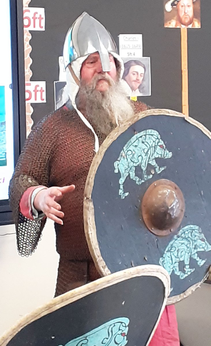 Two amazing photos of Subject Expert Terry dressed as a Norman at @baines_school in Poulton-le-Fylde! Terry got into character for a Topic Focus day, #bringinghistorytolife in the classroom. If you are interested in booking a course, please contact us on sales@pet-xi.co.uk