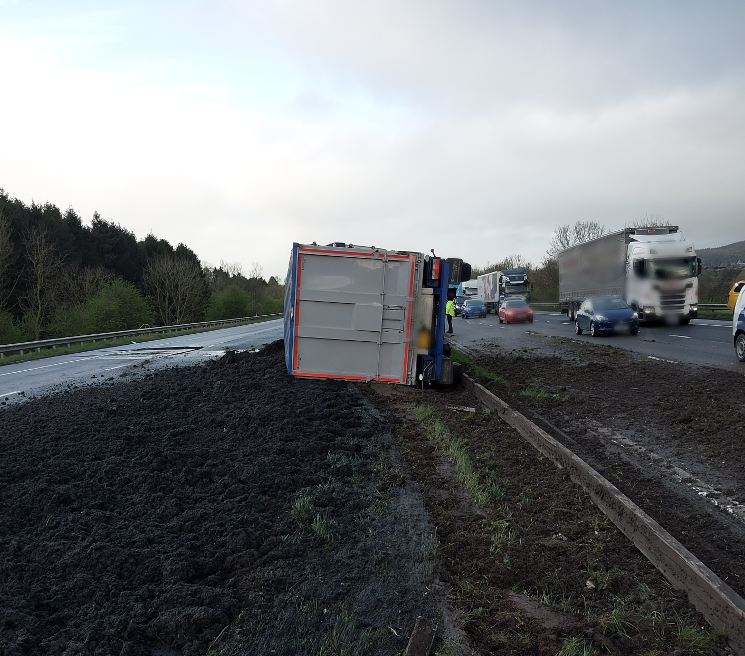 #M6 #Cumbria closed northbound J39 #Shap - J40 #Penrith due to a collision involving a HGV that has overturned & come to rest on the central reservation. Lane 3 (of 3) also closed southbound J40 - J39.

This is a seperate collision to the earlier collision at J39.

More to follow