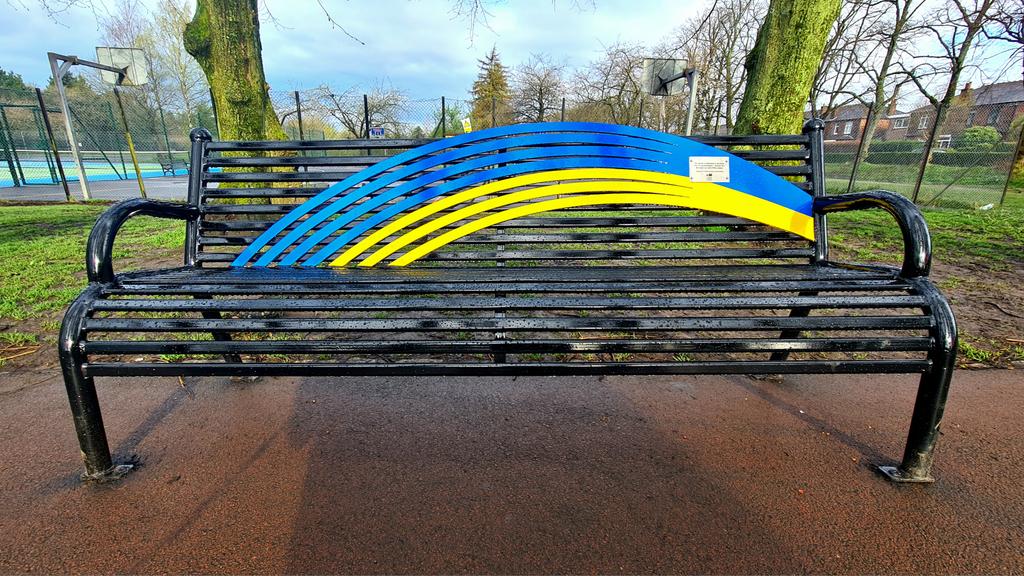 A new bench in Glasgow's Victoria Park dedicated to all those affected by the Russia - Ukraine War. It was donated by the Friends of Victoria Park. #glasgow #bench #memorial #victoriapark #glasgowpark #glasgowparks #ukraine #friendsofvictoriapark