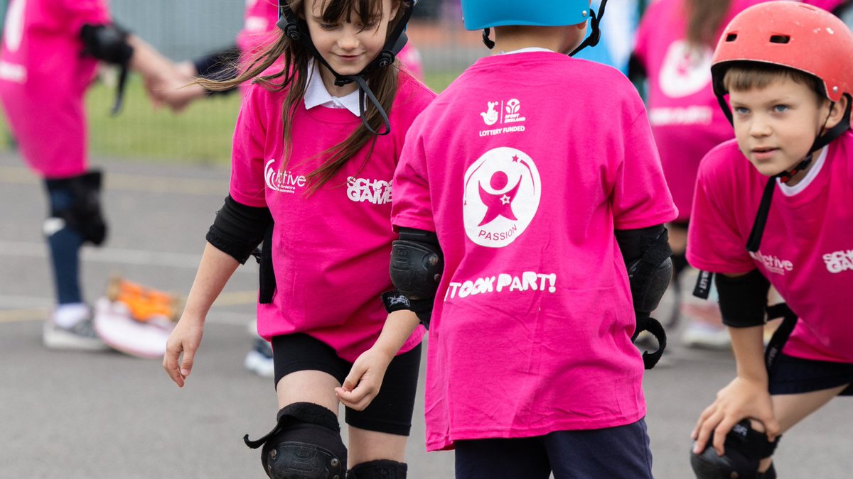 Representing #NorthWorcestershire, we have @AFMS @WittonMS @Alvechurch_PE @DSHS_Tweets @CrownMeadow @Charford1st @RigbyH_PE @RigbyHsch @Chadsgrove & Parkside Middle School in the pink t shirts, supporting the @YourSchoolGames value of #Passion 💓