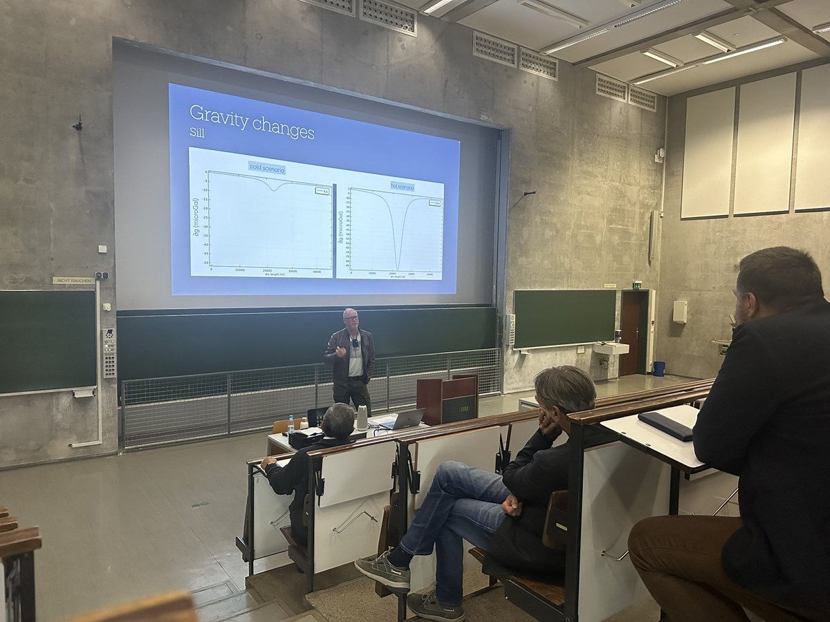 Our Jo Gottsmann presents his recent work on the Geodetic signature of thermal modulation of #magma in the context of energy production in the @KMT_Project for the last day of the #KMTsymposium2024 here at @LMU_Muenchen 🌋