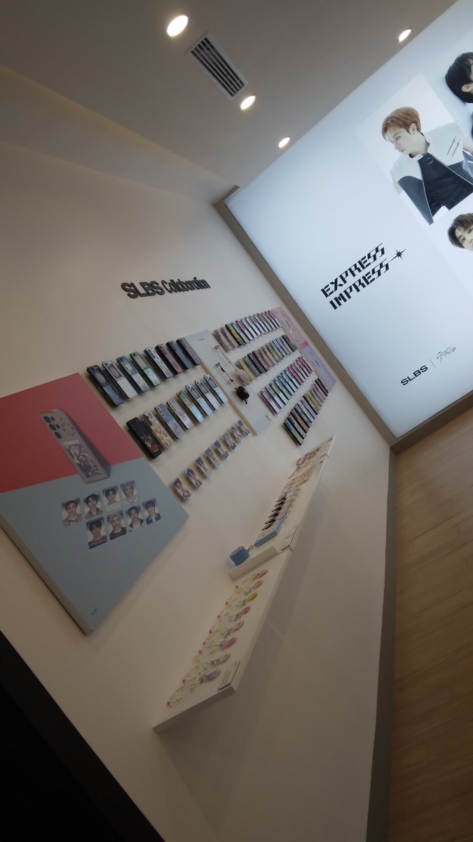 #SLBS #SLBSStudio #StrayKids #SKZOO #SKZ #Youmakestraykidsstay #스트레이키즈 #스키즈 #스키주 #samsung #galaxy #ExpressImpressSLBS #SamsungExperienceStore #SLBSinJakarta