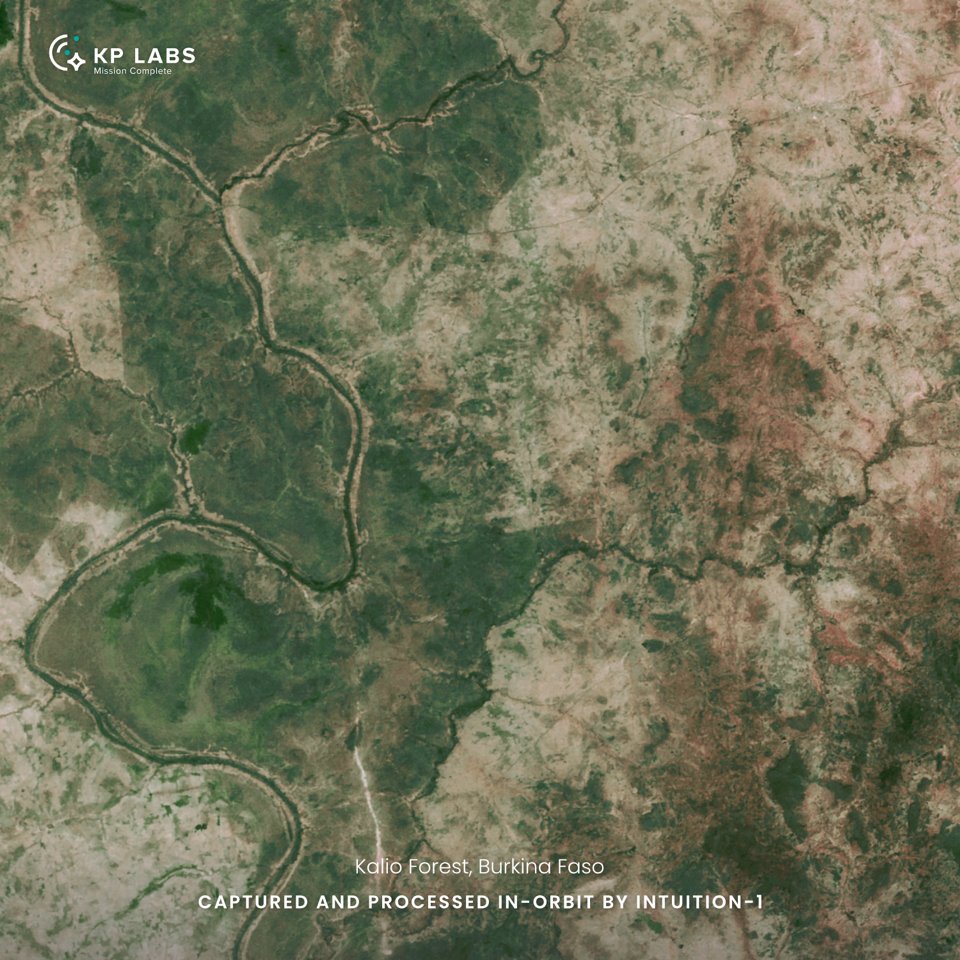 🇵🇱 🛰️ KP Labs pokazuje pierwsze „złożone” zdjęcie z Intuition-1 Pamiętacie nitkę o zdjęciach z polskiego satelity hiperspektralnego? Wtedy pokazano pojedyncze klatki, teraz mamy już rekombinowane zdjęcia. Poniżej lasy z Burkina Faso... 1/n
