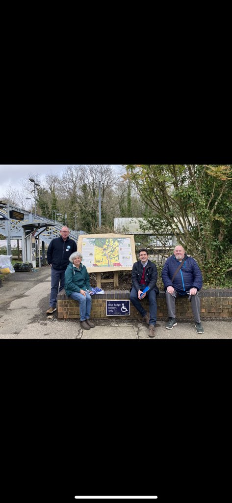 Good discussion with Crowhurst Parish councillors last week, about neighbourhood development plan & access to unused land for local housing. Great to also see the beautiful framed Crowhurst map recently installed at the station thanks to @SoutheastCRP #crowhusrt