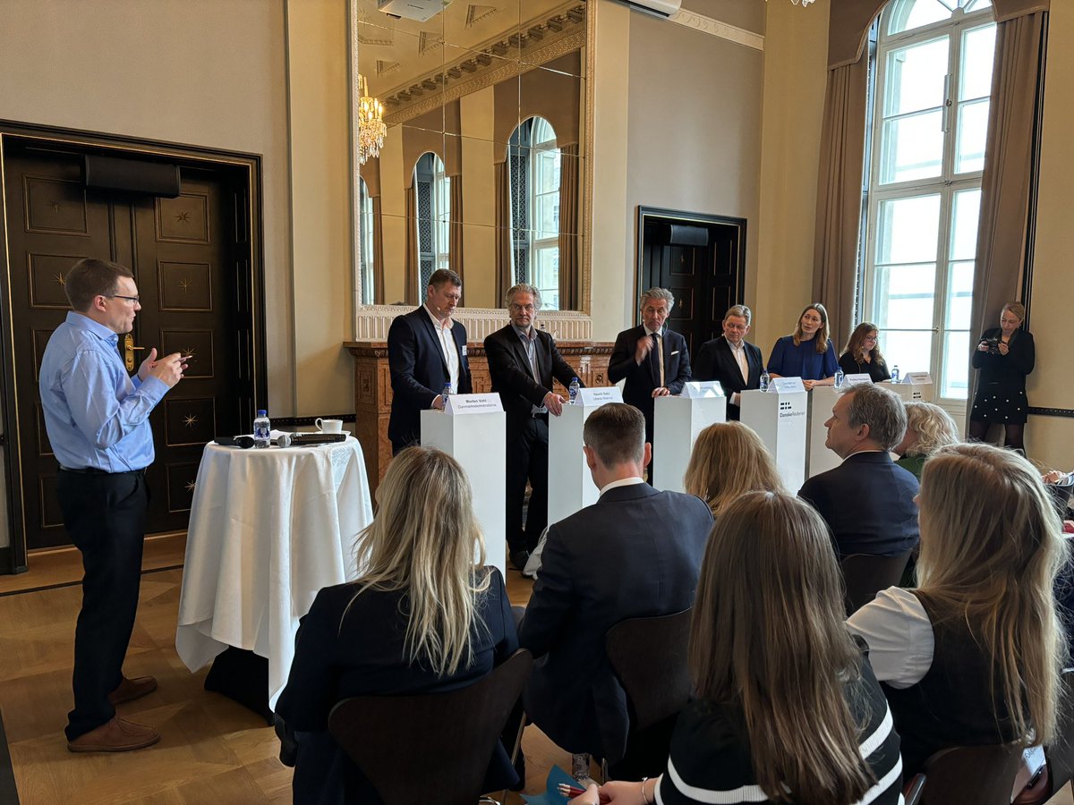 EP-debat med skarpt panel (2 mere følger ) - pt diskussion om statsstøtte og regulering. DKs 7 styrker - @HORESTAdk, @LifDK @DanishShipping, @GreenPowerDK, @spisekammeret, F&P og @FinansDanmark arrangerer - rederierne lægger hus til - tak, håndfast styret af @jakobnielsen