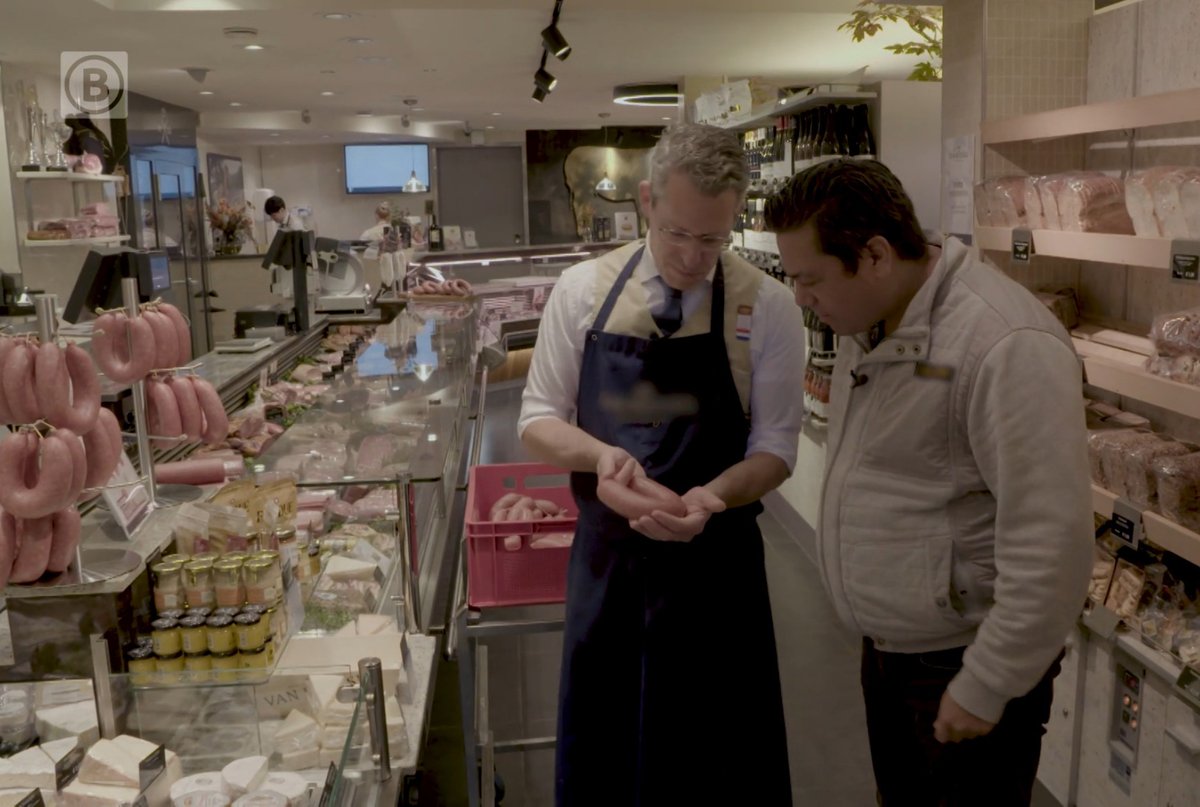 Op de borrelplank van van chef-kok Danny komt een magere #metworst van branche erkende meesterslager Dennis van Dun. Te zien bij Lekker van Streek. #slager #streekproduct #ambacht 
bit.ly/4ar97Sm