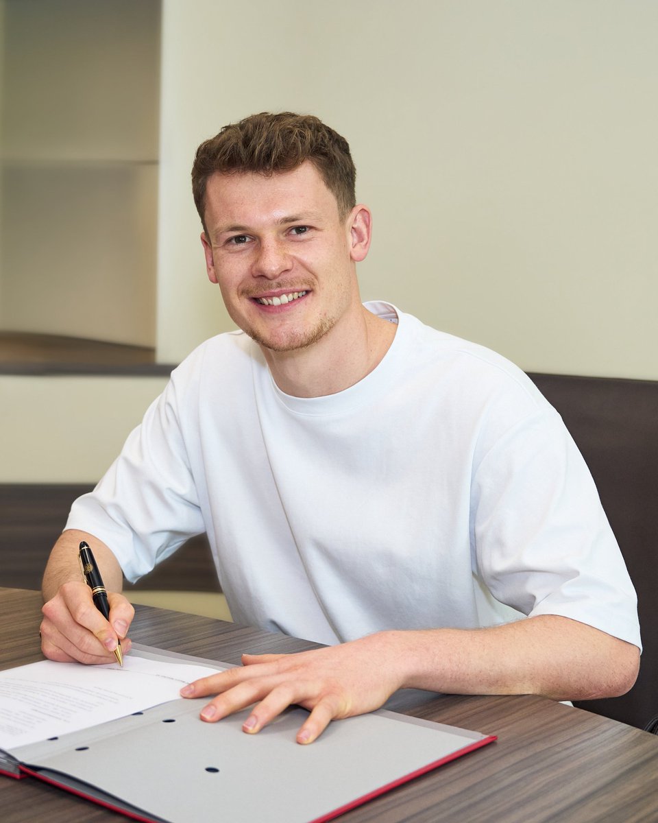 📝 𝗗𝗘𝗔𝗟 𝗗𝗢𝗡𝗘: Alexander Nübel has extended his contract at Bayern Munich until June 2029 and will be loaned out to Stuttgart for two more years. (Source: @FCBayern)