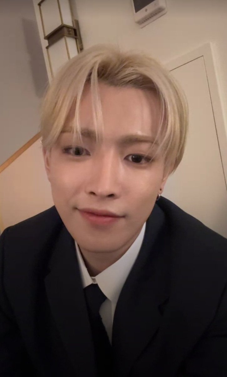 Hongjoong is live on toktoq