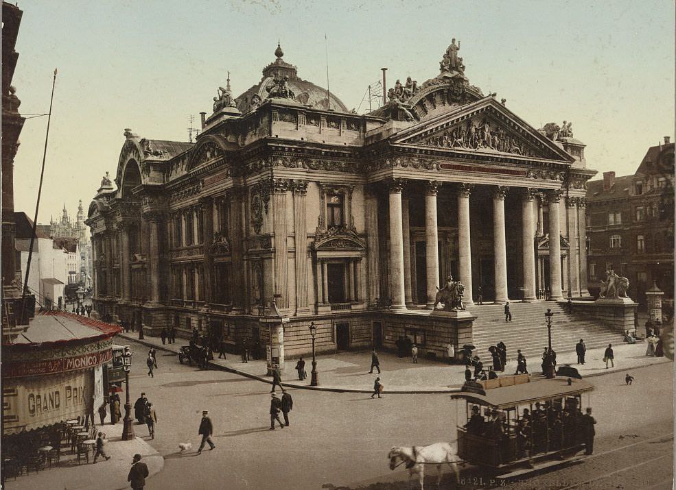 History_Antiqui's tweet image. 🧵 Thread
Brussels 1890s. Incredible photos show fantastic architecture.
#OldWorld
#Tartaria 
#AdvancedCivilization