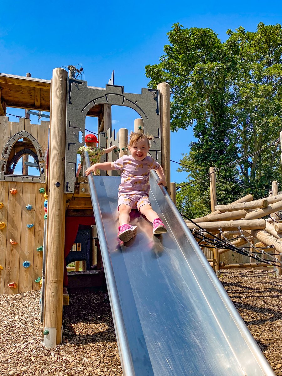 HAPPY FRIDAY! 🌞 It's looking like another lovely day for a FARM ADVENTURE!

Book tickets online: bookings.manorafon-farm-park.co.uk/book

Local? Check out our Local Kids Go Free offer for this April! Sign up to our Priority Club to redeem: bit.ly/manorafonfarm-…