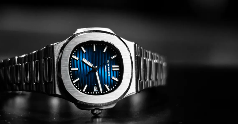 barnebysfr's tweet photo. Pourquoi investir dans une montre Patek Philippe ?