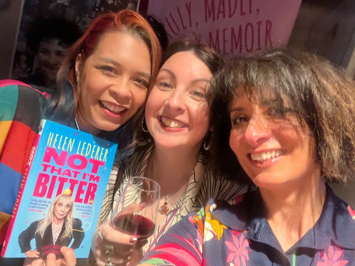 Had fun at the glorious @HelenLederer 's book launch. (She called me 'fresh' in her speech, which is going on my next poster. And my gravestone) @rialina_ @samanthabaines and so many lovely folk were there to support this brilliant queen of comedy. Treat yourselves!