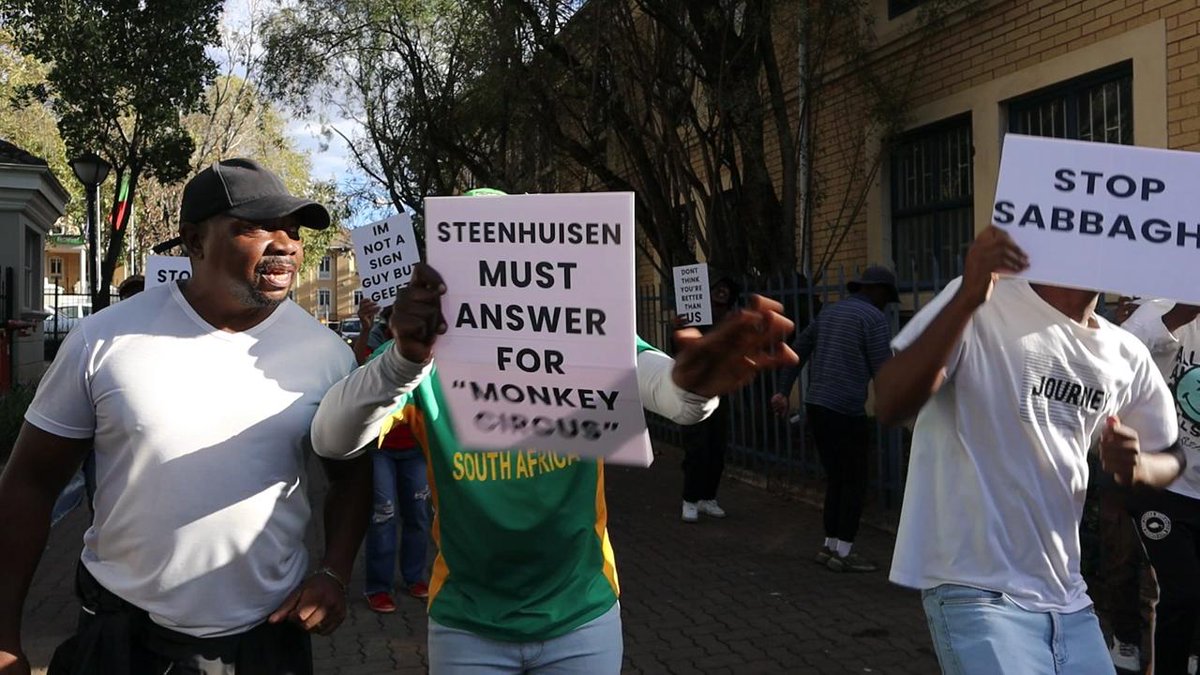Sharon Sabbagh, a DA councilor in Knysna, described the council meeting as a 'monkey circus' In this matter people in Johannesburg came out to protest and demand the head of the DA Steenhuisen to comment on the racist position In Short they never showed they face #stopDAracism