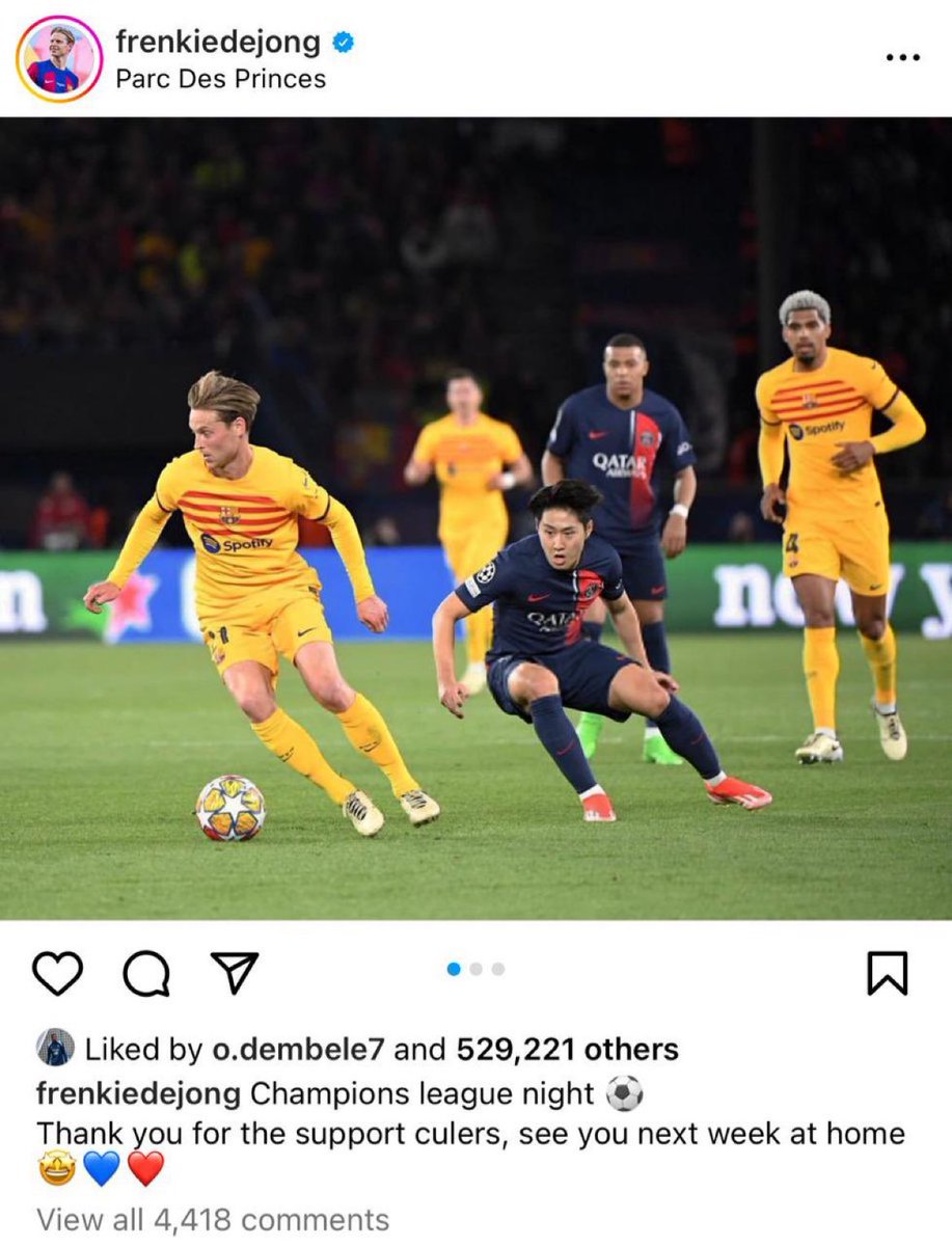 Ousmane Dembélé 'likes' Frenkie De Jong's post about Barça's win vs PSG. 👀