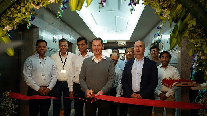 guru_drive's tweet photo. CNH expands its India Technology Center and inauguratespioneering Multi-Vehicle Simulator

https://t.co/dmU3l7VJXl

@CNHIndustrial #FriedrichEichler #AshishSharma #CNHInnovation #CNHIndiaTech #AdvancedSimulation  #ConstructionTech #RandDExcellence #DigitalInnovation @guru_drive https://t.co/5fDvyyA1JE