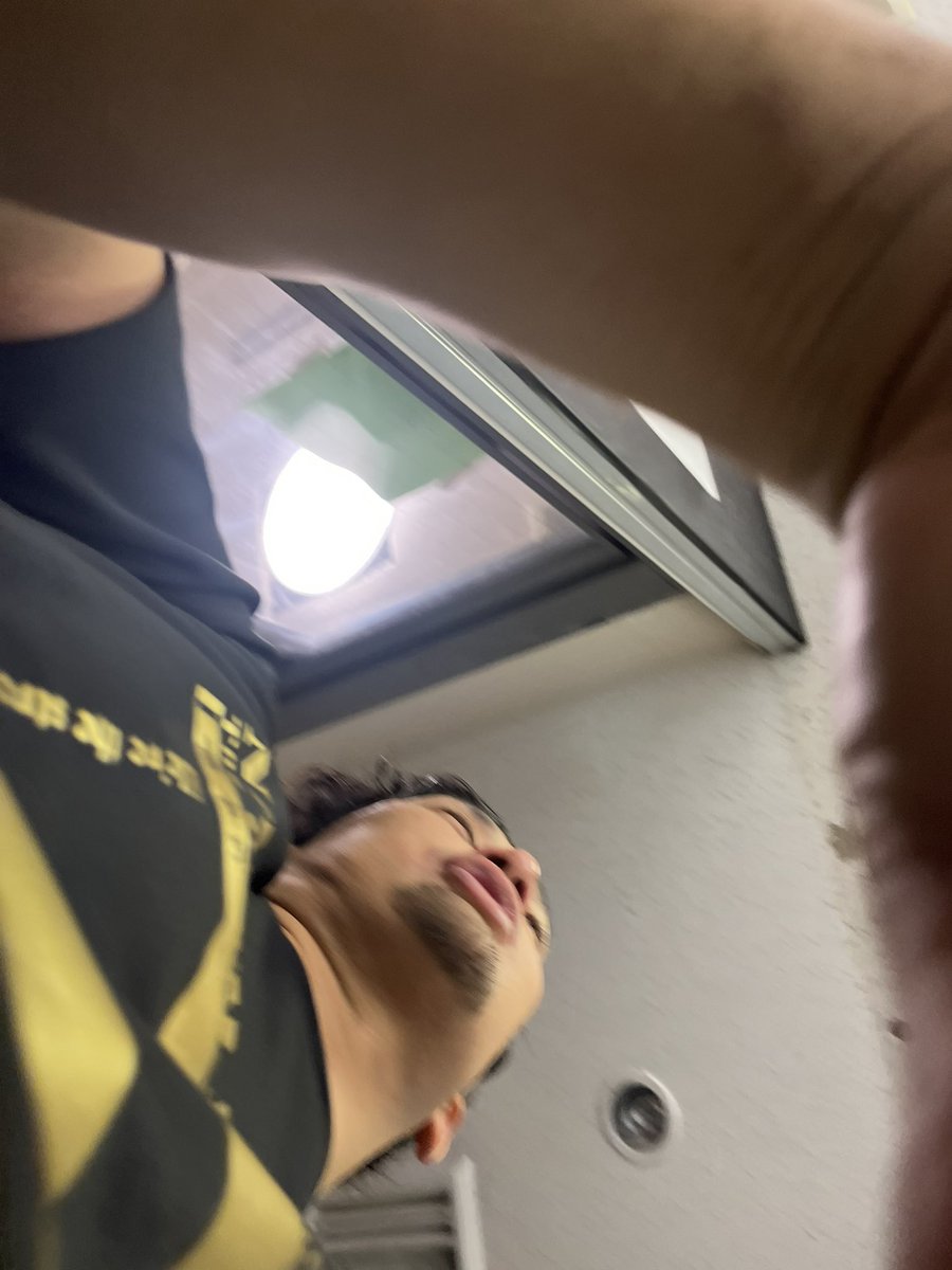 携帯に残って意味不明のショット

いやー顔やばすぎw