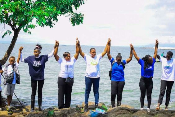 LetsDoItKenya's tweet photo. Women remain at the forefront of the fight against climate change, leading prevention, mitigation and adaptation efforts around the world.
#LetLakeVictoriaBreatheAgain #climatechange #womeninenvironment #worldcleanup #letsdoit🇰🇪🇰🇪 🇰🇪
@LetsDoItWorld
@PauletteRahmina https://t.co/UUqlK32XUR