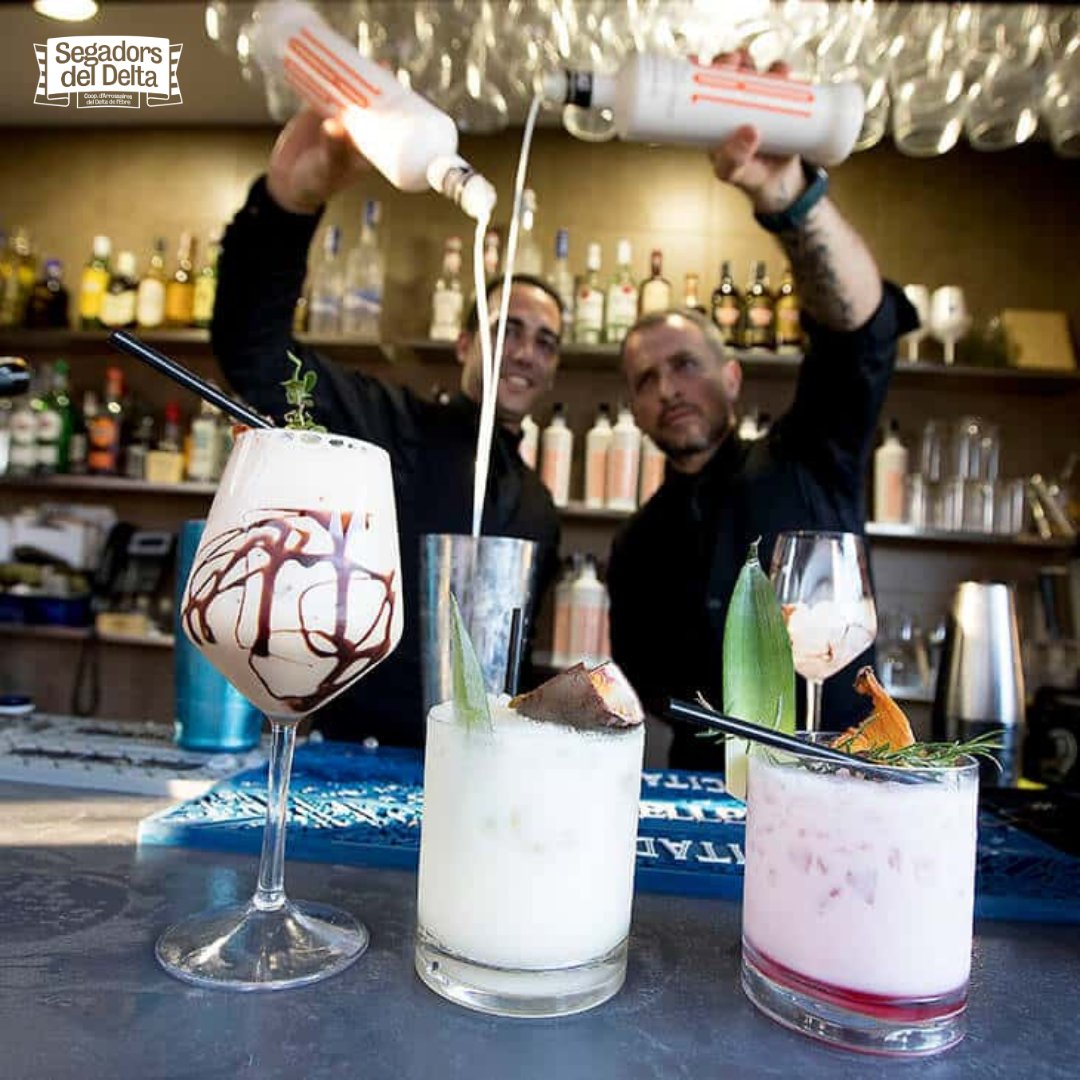 Els caps de setmana tenen més sentit amb un bon còctel del nostre Licor 1860💥
Un sabor dolç i suau amb tocs cítrics per evocar els millors records.

I tu, com prefereixes gaudir-lo, sol i ben fresquet o combinat en un còctel?🤔😋

#segadorsdeldelta #licor1860 #terresdelebre