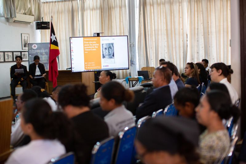 On April 5th in Dili, the #GCHumanRights alongside the UNTL Human Rights Centre [bit.ly/4aIJso3] celebrated the launch of the Tetum translation of the book 'Women’s Access to Transitional Justice in Timor-Leste: The Blind Letters' by Noemí Pérez Vásquez.

This important…