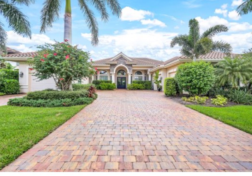 Spw123Stan's tweet photo. Another TWG listing…UNDER CONTRACT!
Don’t just list your property…SELL IT!! #thewhitcombgroup https://t.co/oILjyy19ma