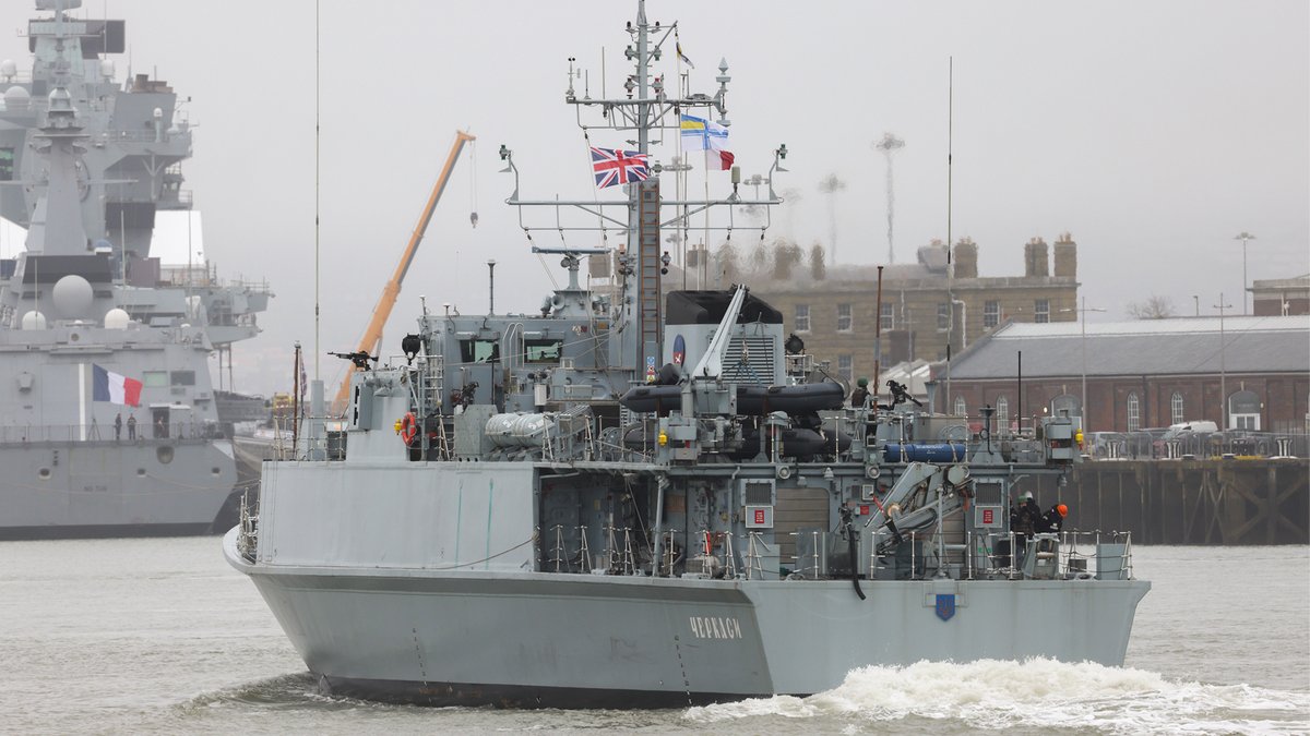 This year @DefenceHQ transferred two @RoyalNavy minehunter ships to the @DefenceU Navy.🌊 The two ships, Cherkasy & Chernihiv, are now in #Portsmouth as they prepare for a series of multi-national naval exercises.🚢 The UK continues to #StandWithUkraine #SlavaUkraini 🇬🇧🤝🇺🇦