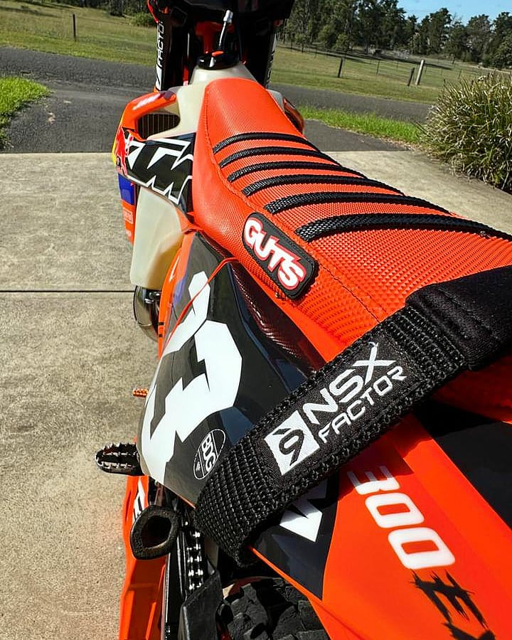 nsx_factor's tweet photo. NSX Factor: Extreme Straps for Extreme Riders! 🔥

#nsxfactor #keeponflowing #hardenduro #extremeenduro #madeforhardenduro #nsxfactorteam #ktmaustralia #ktmusa https://t.co/uLtG5r17UC