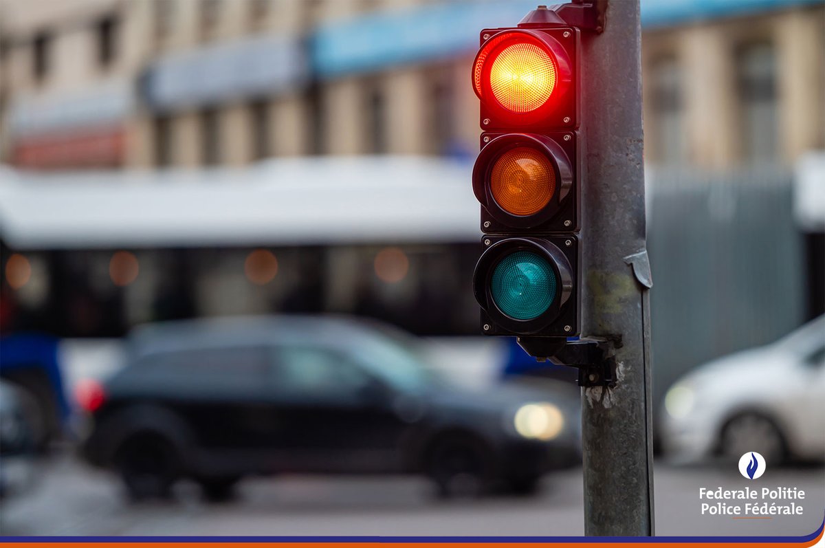 In de provincie Antwerpen werd vorige week extra gecontroleerd aan verkeerslichten, omdat het negeren van een rood licht een belangrijke oorzaak is van ongevallen. Er werden 280 overtredingen vastgesteld. #verkeersveiligheid politie.be/5998/nl/nieuws…