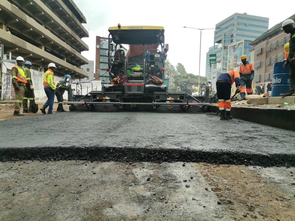 #ProgressUpdate (12 April 2024) Bituminous Stabilized Base application in progress on Julius Nyerere Way (Harare CBD) between Samora Machel & Nelson Mandela. 📸@MinistryofTID