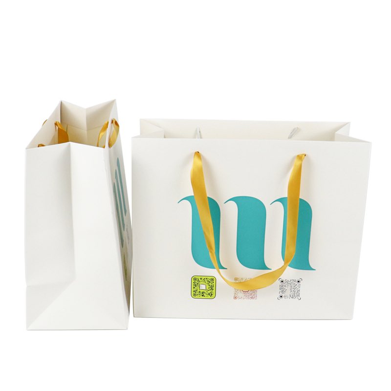 dgcrownwin's tweet image. Carefully customise,exclusive gift packaging set, the drawer box and paper bag are perfectly matched to show your brand style,custom capabilities to help you achieve unique charm.#drawerbox #giftboxfactory#crownwin#packaging #packagingfactory