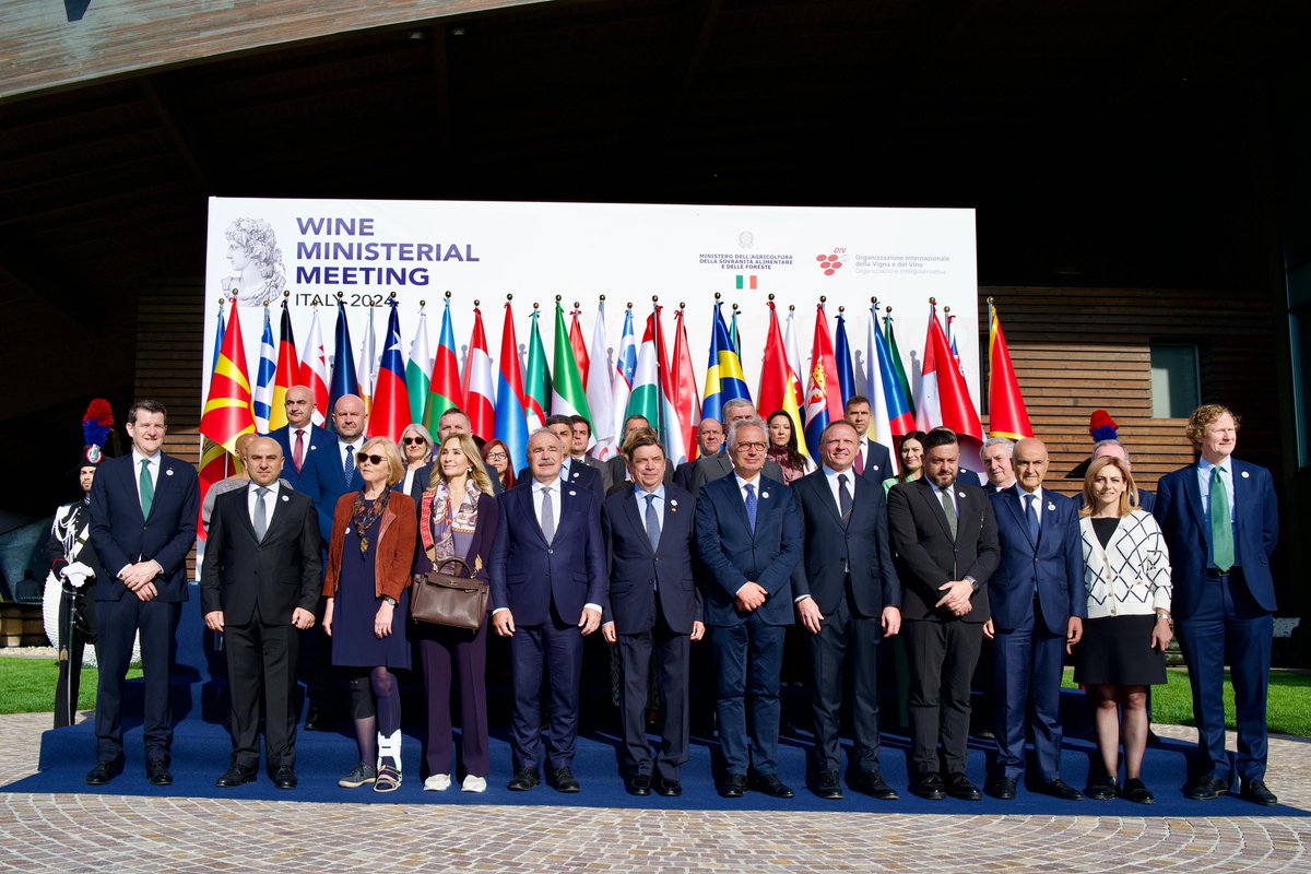 Al via in #Franciacorta la prima Conferenza Internazionale sul #Vino @OIV_int, ospitata dal Governo italiano, con 30 delegazioni delle Nazioni produttrici nel mondo. Al centro, il futuro del vino e le strategie per lo sviluppo dell’intero settore a livello internazionale.