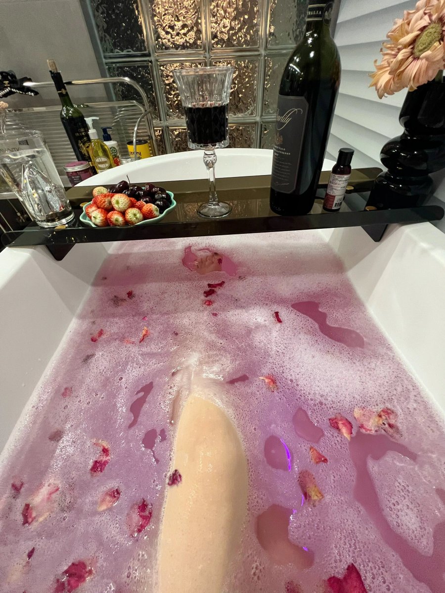 iRunDisMixtapes's tweet image. Good-looking makeup is not as good as good-looking skin