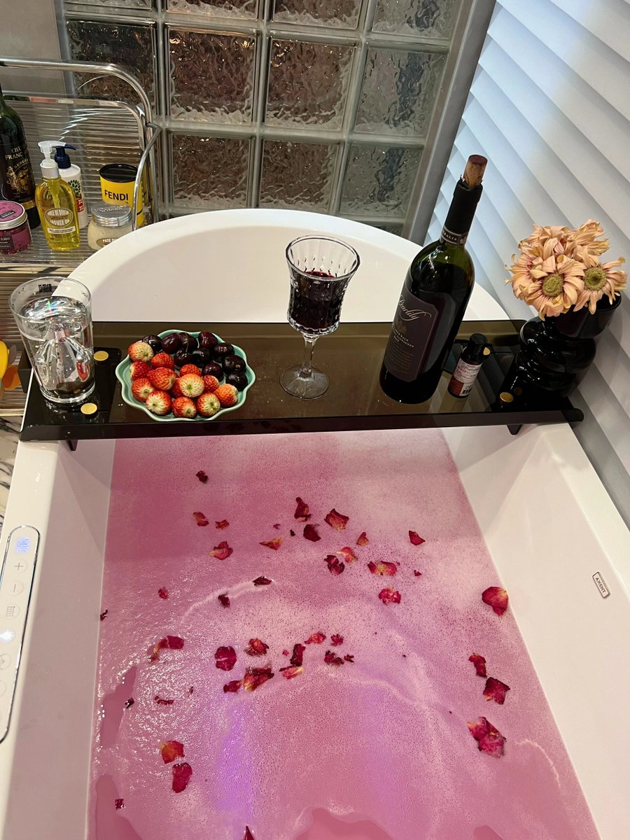 iRunDisMixtapes's tweet image. Good-looking makeup is not as good as good-looking skin