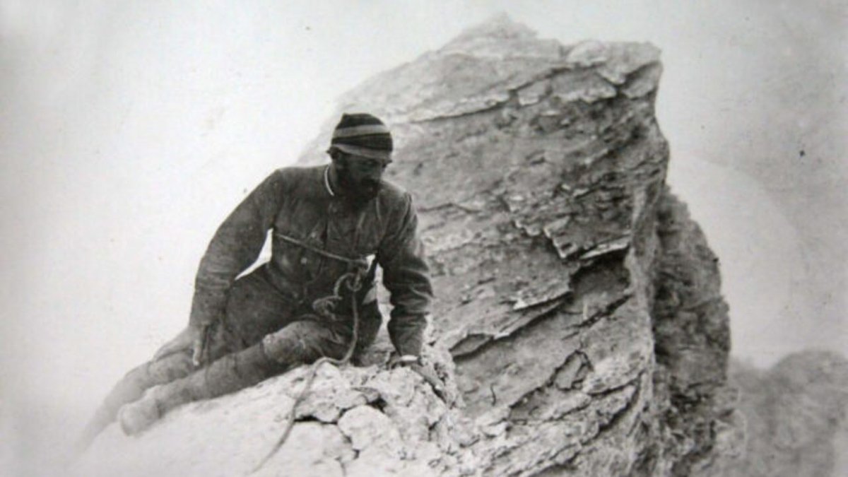 AthinodorosI's tweet photo. Christos Kakkalos (13 July 1882 – 12 April 1976) was a Greek #mountaineer. He led the 1913 expedition of the #Swiss Daniel Baud-Bovy and Frédéric Boissonnas and is considered the first #climber to have ascended Mytikas,the highest peak of Mount #Olympus (2917.727 m) in #Greece https://t.co/a1COnA9qDn