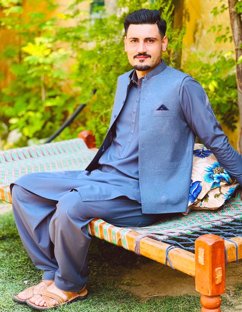 s_khan557's tweet photo. #eidulfitr2024 ✨🌙 https://t.co/cHVOyfICxg